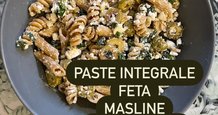 paste integrale, branza feta, masline si ceapa verde